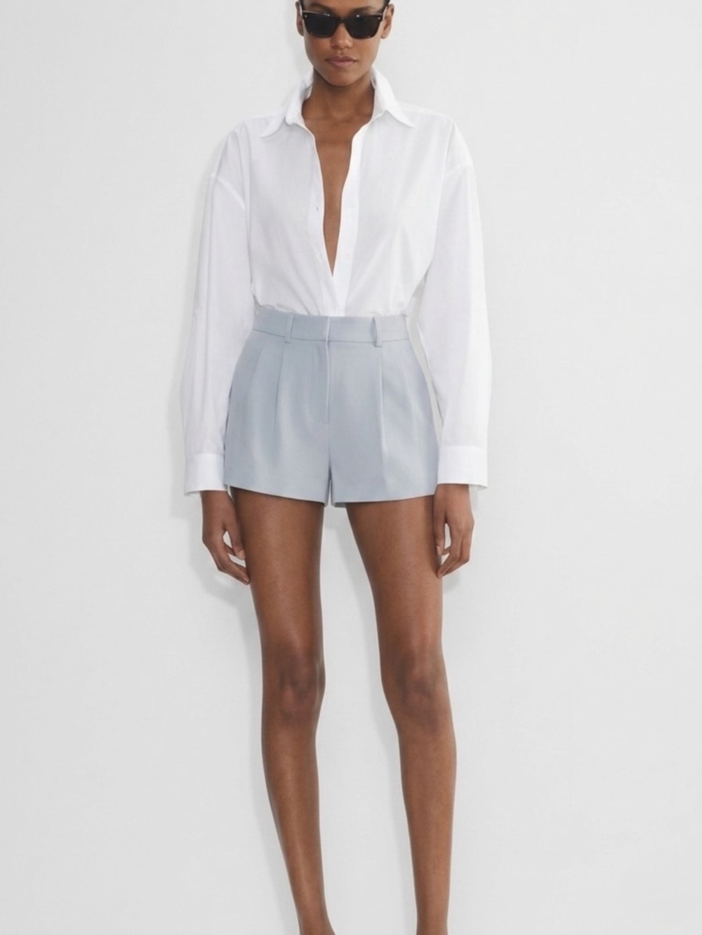 NWT Aritzia Babaton Pleated 3” Shorts in Cement Blue Sz 2 High Rise Summer